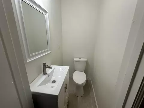 Bath - 1630 S Burnett Rd, Springfield, OH 45505 photo 1 of 2