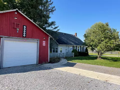 10388 North St, Middleburg, OH 43336