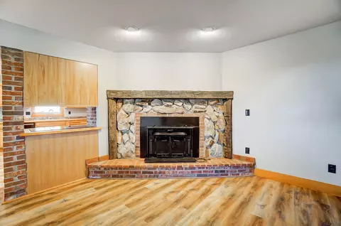 Living - 632 Bowman Rd, Springfield, OH 45505 photo 6 of 9