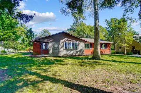 Exterior - 632 Bowman Rd, Springfield, OH 45505 photo 3 of 31