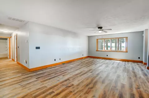 Living - 632 Bowman Rd, Springfield, OH 45505 photo 2 of 9