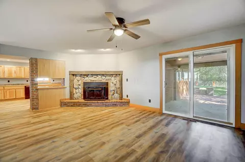 Living - 632 Bowman Rd, Springfield, OH 45505 photo 7 of 9