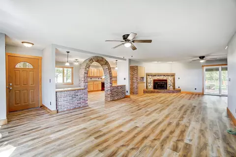 Living - 632 Bowman Rd, Springfield, OH 45505 photo 4 of 9