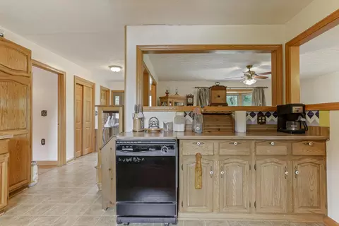 Kitchen - 12148 Middlefork Rd, Amanda, OH 43102 photo 4 of 4