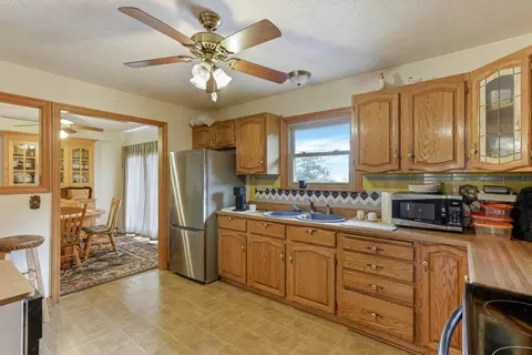 Kitchen - 12148 Middlefork Rd, Amanda, OH 43102 photo 2 of 4