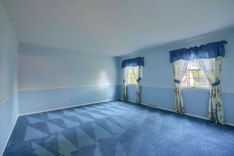 Bedroom - 550 Willow Ln, Circleville, OH 43113 photo 2 of 10
