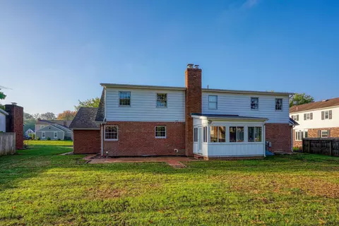 Exterior - 550 Willow Ln, Circleville, OH 43113 photo 8 of 14