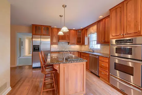 Kitchen - 550 Willow Ln, Circleville, OH 43113 photo 4 of 5