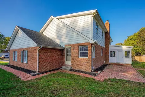 Exterior - 550 Willow Ln, Circleville, OH 43113 photo 6 of 14