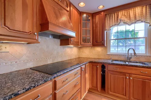 Kitchen - 550 Willow Ln, Circleville, OH 43113 photo 3 of 5
