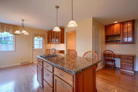 Kitchen - 550 Willow Ln, Circleville, OH 43113 photo 2 of 5