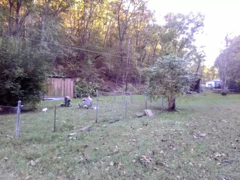 5856 White Gravel Mcdaniel Rd, Minford, OH 45653