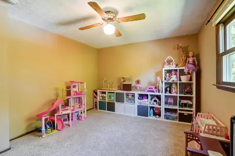 Bedroom - 2204 Stratingham Dr, Dublin, OH 43016 photo 9 of 12