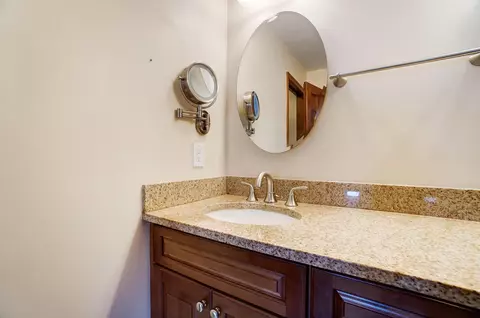 Bath - 2204 Stratingham Dr, Dublin, OH 43016 photo 4 of 9