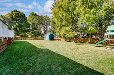 Exterior - 2204 Stratingham Dr, Dublin, OH 43016 photo 11 of 13