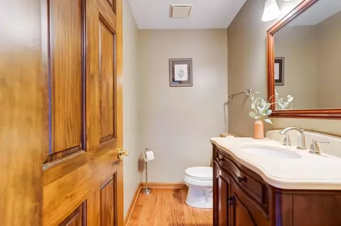 Bath - 2204 Stratingham Dr, Dublin, OH 43016 photo 1 of 9