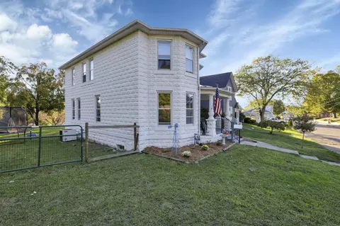 127 Park Pl, Circleville, OH 43113 photo 3