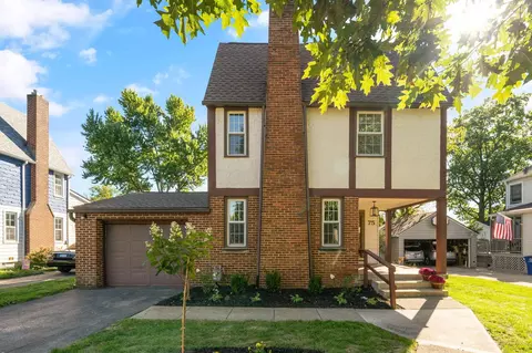 75 E Schreyer Pl, Columbus, OH 43214