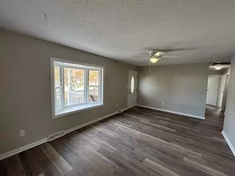 Living - 23 Simons Ave, Fredericktown, OH 43019 photo 1 of 2