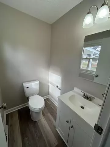 Bath - 23 Simons Ave, Fredericktown, OH 43019 photo 1 of 2