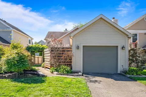3327 Gladesend Ct, Dublin, OH 43017