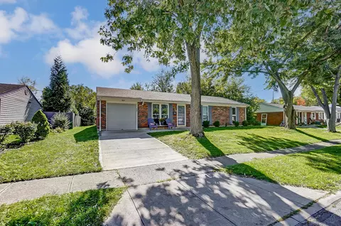 328 Oxford Dr, Fairborn, OH 45324