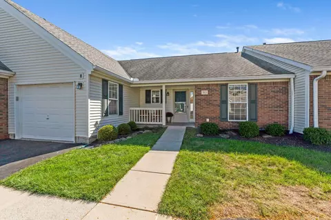 313 Retreat Ln, Marysville, OH 43040