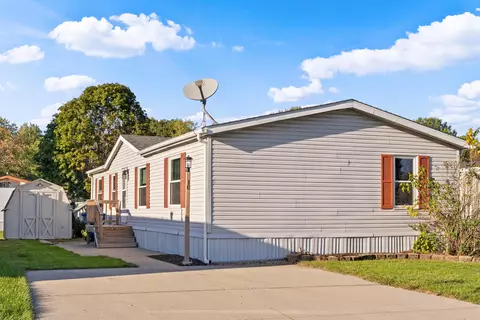 10 Winter Pine Dr, Delaware, OH 43015