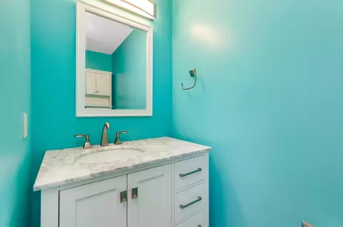 Bath - 3194 Andy Ter, Columbus, OH 43223 photo 2 of 5
