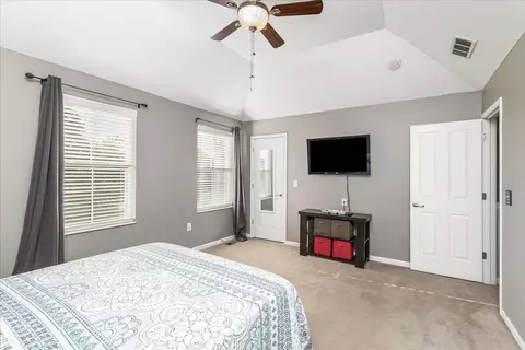 Bedroom - 4031 Legend #7, Columbus, OH 43230 photo 3 of 3