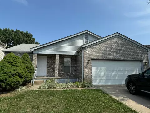 7640 Plainfield Dr, Pickerington, OH 43147