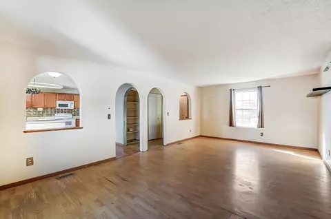 4714 Harbinger Cir E, Columbus, OH 43213 photo 5