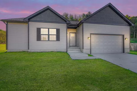 32360 Redbud Ln, Logan, OH 43138