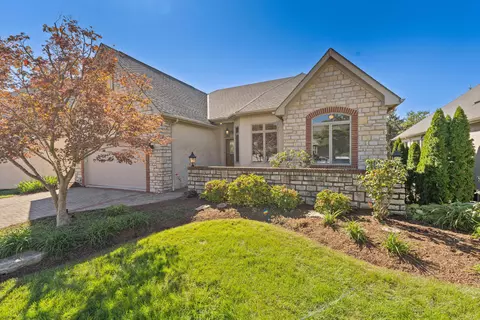 1879 Lake Shore Dr, Columbus, OH 43204