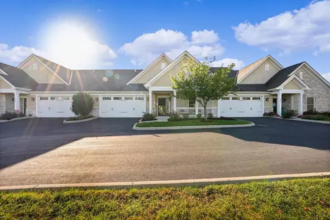 4624 St Andrews Dr #25, Grove City, OH 43123
