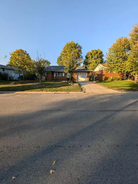 2892 Longfield Rd, Columbus, OH 43204