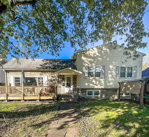 520 W Washington St, Nelsonville, OH 45764