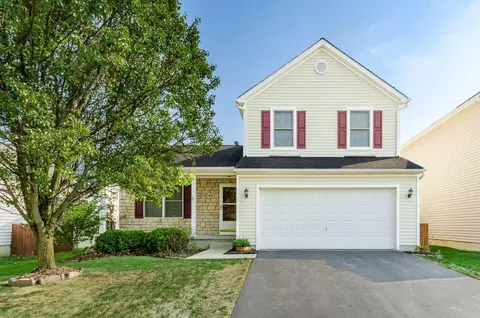808 Holly Farms Dr, Blacklick, OH 43004