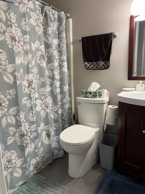 Bath - 2005 Ottawa Dr, Circleville, OH 43113 photo 1 of 1