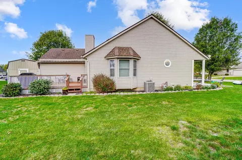 Exterior - 101 Castleton Ct, Pataskala, OH 43062 photo 5 of 10