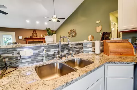 Kitchen - 101 Castleton Ct, Pataskala, OH 43062 photo 4 of 4
