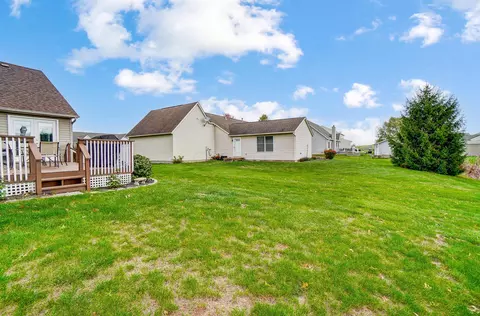 Exterior - 101 Castleton Ct, Pataskala, OH 43062 photo 9 of 10