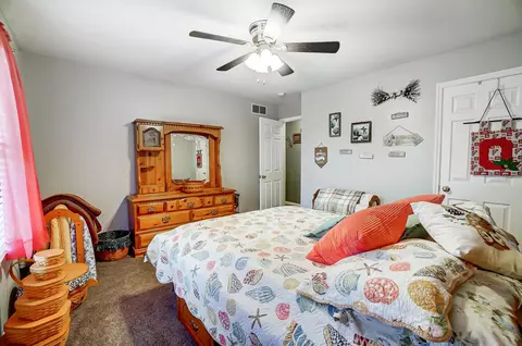 Bedroom - 101 Castleton Ct, Pataskala, OH 43062 photo 4 of 6