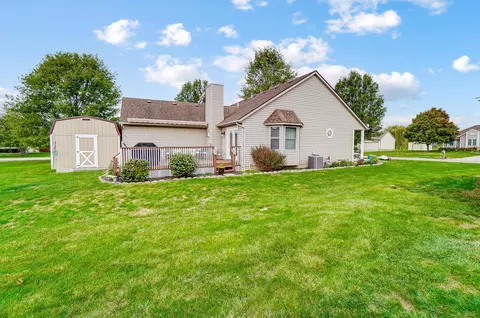 Exterior - 101 Castleton Ct, Pataskala, OH 43062 photo 6 of 10