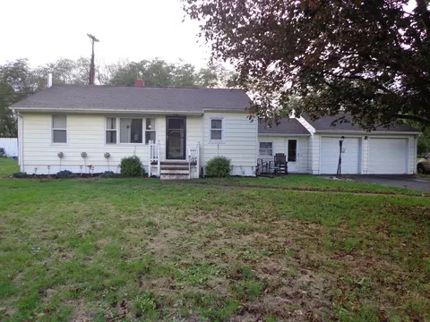3925 Old Logan Rd SE, Lancaster, OH 43130