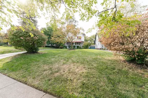 Exterior - 87 E Torrence Rd, Columbus, OH 43214 photo 2 of 23