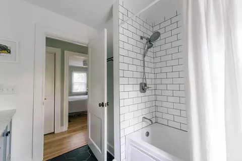 Bath - 87 E Torrence Rd, Columbus, OH 43214 photo 9 of 9