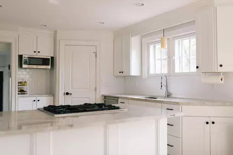 Kitchen - 87 E Torrence Rd, Columbus, OH 43214 photo 6 of 7