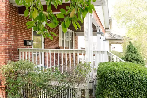 Exterior - 87 E Torrence Rd, Columbus, OH 43214 photo 6 of 23