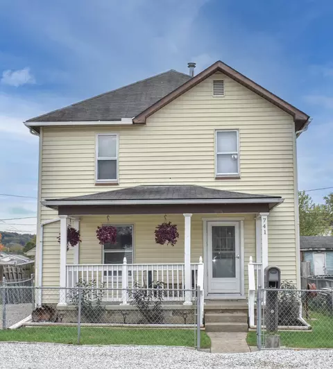 741 Russell Ave, Newark, OH 43055